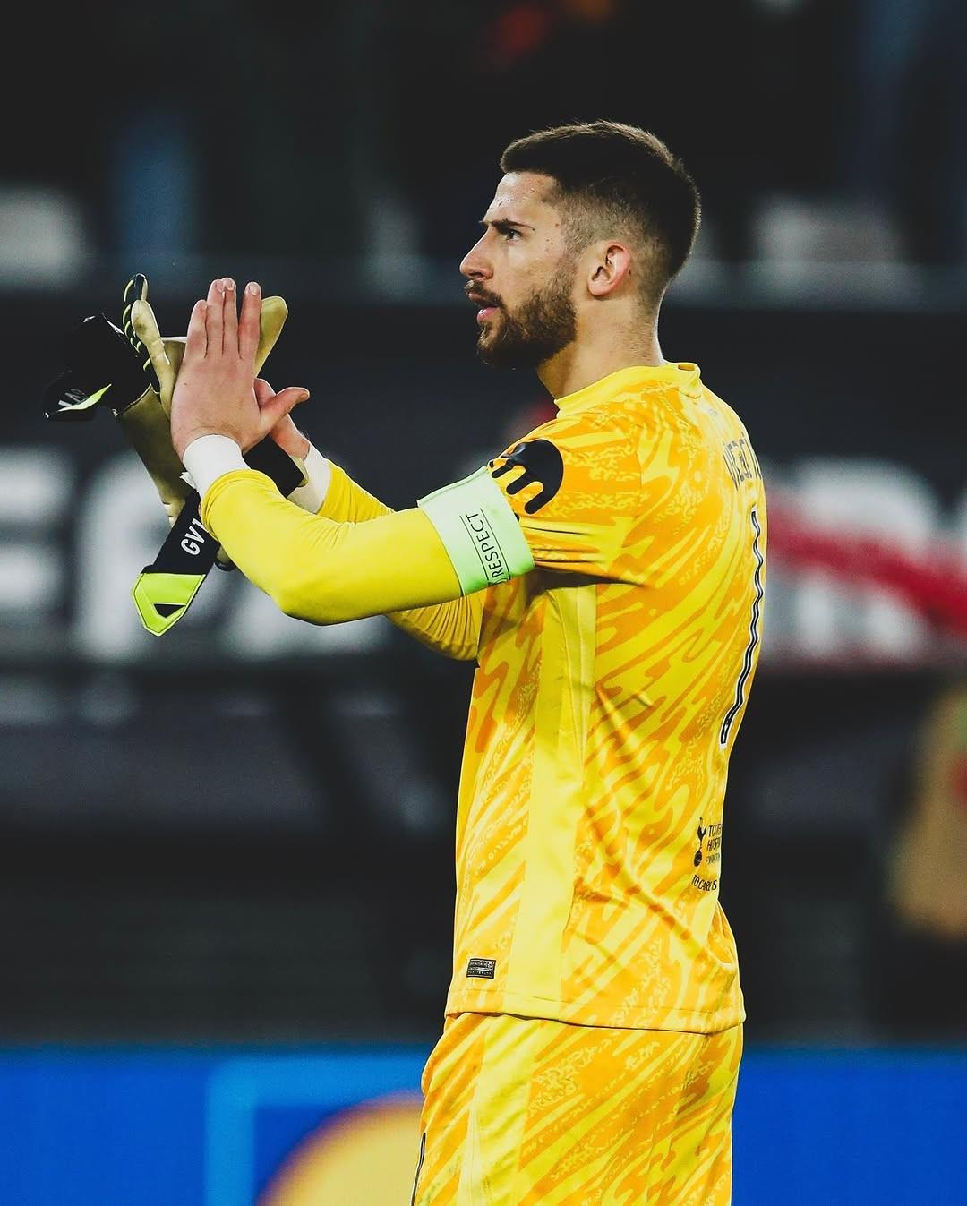 维卡里奥球衣号码维卡里奥